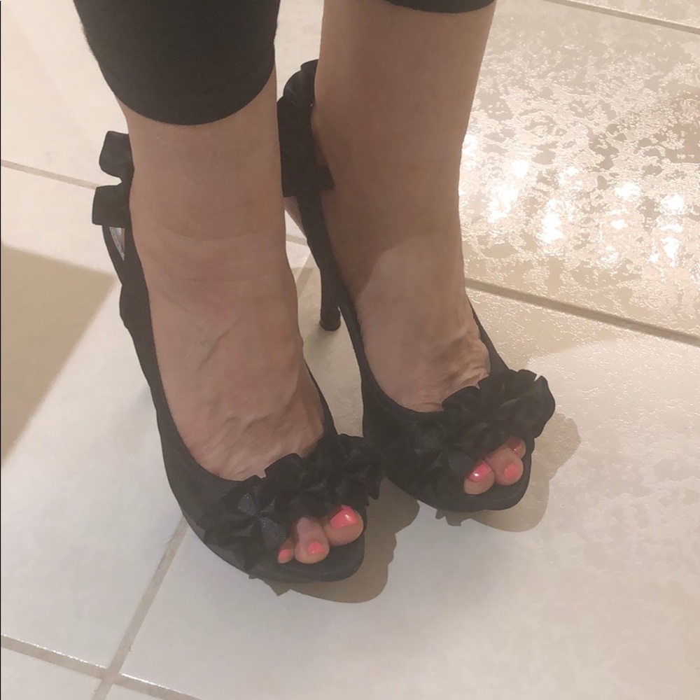 Black Sarah Jayne pumps